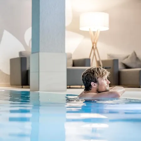 Hotell Weisses Lamm 4*