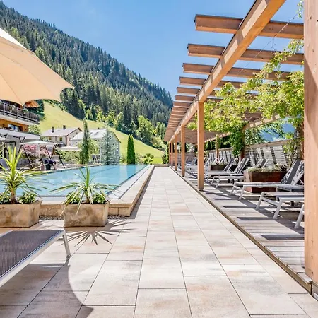 Weisses Lamm Hotel 4*