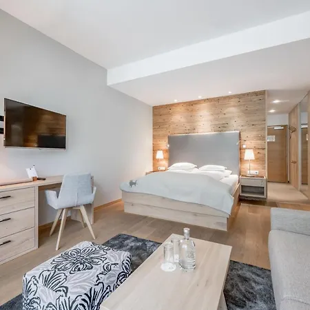 Hotel Weisses Lamm 4*