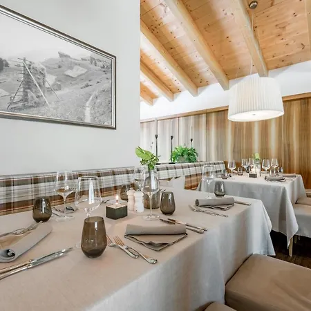 Hotel Weisses Lamm 4*