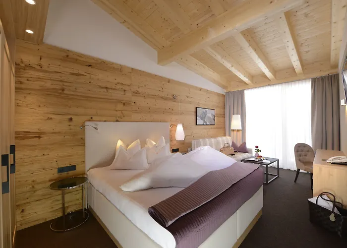 호텔 Weisses Lamm 4*