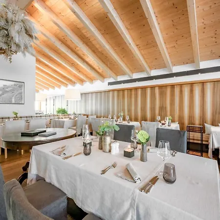 Weisses Lamm Hotel 4*