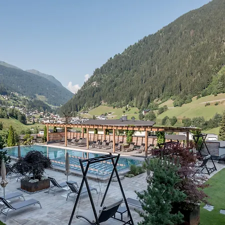 Weisses Lamm Hotel 4*
