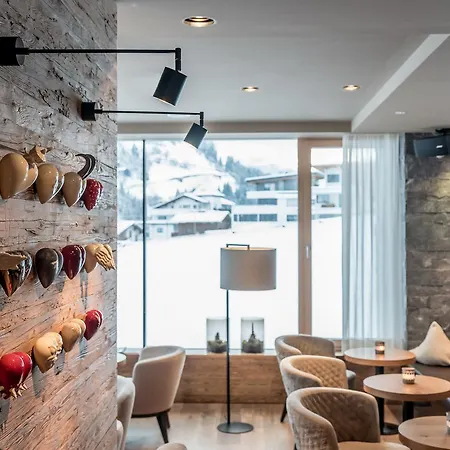 Hotel Weisses Lamm 4*