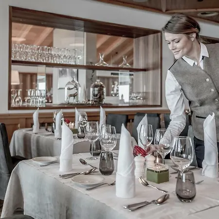 Hotel Weisses Lamm 4*