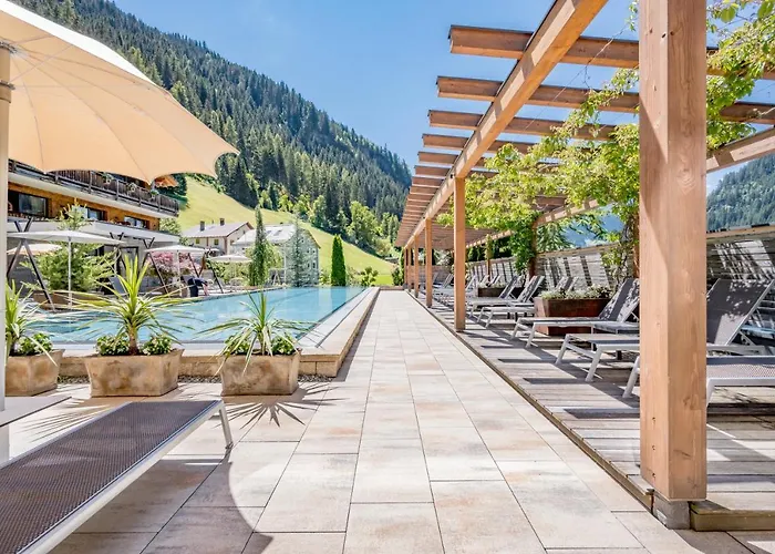 Weisses Lamm Hotel 4*